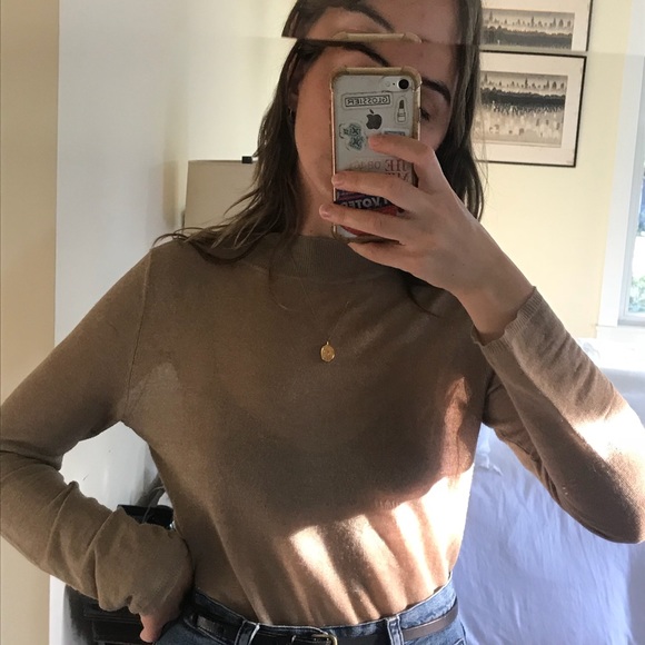 SOLD Pari Desai lightweight mockneck - Picture 3 of 5